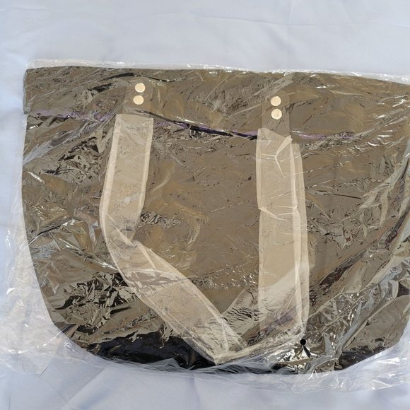 New Elton John Farewell Yellow Brick Road VIP Tour Collectible Memorabilia Set - Picture 4 of 4